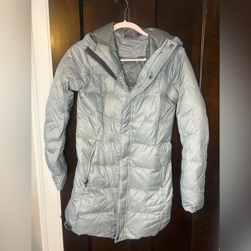 REI Down Parka jacket puffy 650 fill — packable coat Light Grey women’s Small